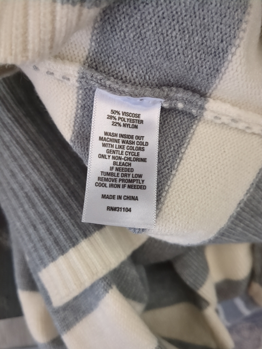 **3/$10** Kim Rogers Sweater Size Large - Picture 7 of 7